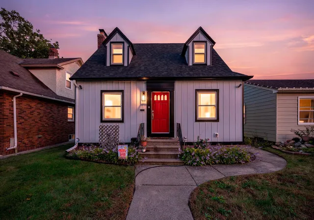 Photo 1 of Single family home for sale at 966 Eleanor Ave, Saint Paul, MN 55102 | MLS# 7142433 | Listing updated on 2026-09-21