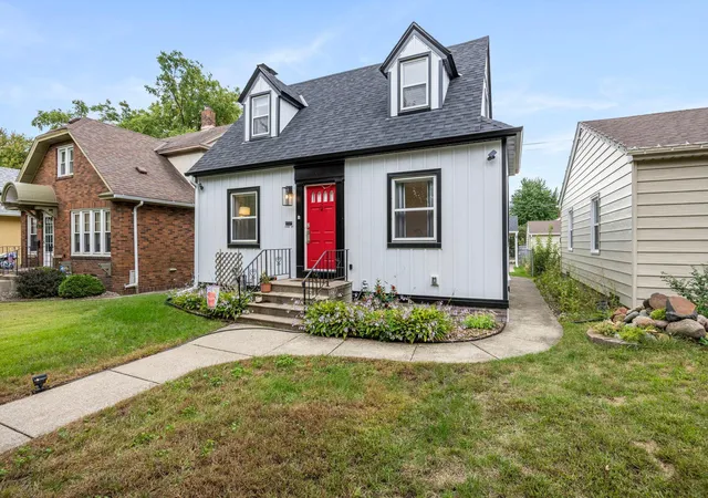 Photo 2 of Single family home for sale at 966 Eleanor Ave, Saint Paul, MN 55102 | MLS# 7142433 | Listing updated on 2026-09-21