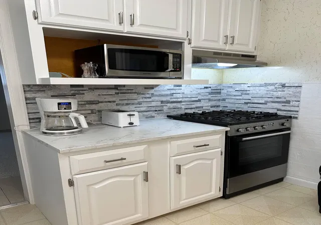 Photo 4 of Single family home for sale at 966 Eleanor Ave, Saint Paul, MN 55102 | MLS# 7142433 | Listing updated on 2026-09-15