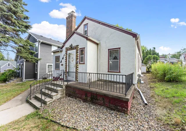 Photo 3 of Single family home for sale at 1226 Jefferson Ave, Saint Paul, MN 55105 | MLS# 7142435 | Listing updated on 2026-09-12