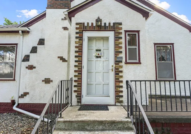 Photo 4 of Single family home for sale at 1226 Jefferson Ave, Saint Paul, MN 55105 | MLS# 7142435 | Listing updated on 2026-09-12