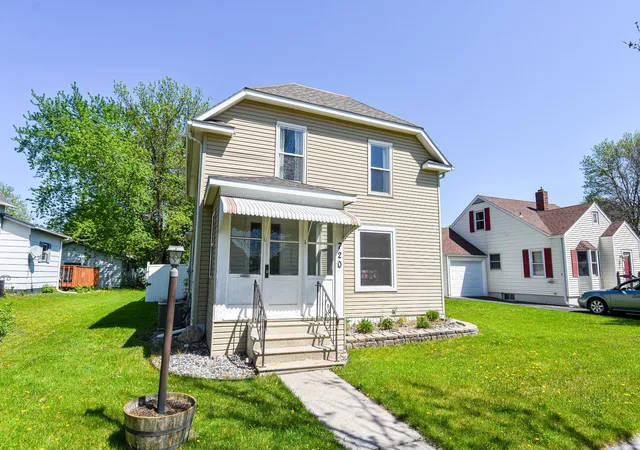Photo 1 of Single family home for sale at 720 Arnold Ave N, Thief River Falls, MN 56701 | MLS# 7142467 | Listing updated on 2026-09-12