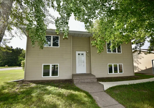 Photo 3 of Sale Pending at 215 7th Street Ne, Milaca, MN 56353 | MLS# 7142468 | Listing updated on 2026-09-28