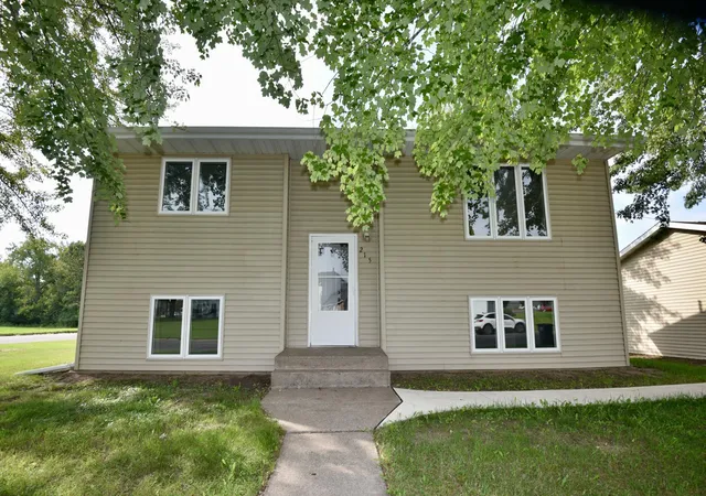 Photo 3 of Sale Pending at 215 7th Street NE, Milaca, MN 56353 | MLS# 7142468 | Listing updated on 2026-09-28