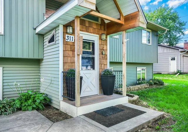 Photo 2 of Single family home for sale at 311 Dakota St W, Vermillion, MN 55085 | MLS# 7142482 | Listing updated on 2026-10-02