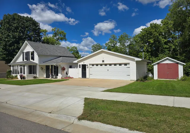 Photo 1 of Single family home for sale at 300 Kirkwood St E, Lanesboro, MN 55949 | MLS# 7142486 | Listing updated on 2026-10-27