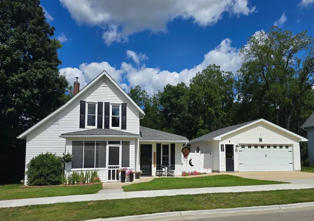 Photo 2 of Sale Pending at 300 Kirkwood St E, Lanesboro, MN 55949 | MLS# 7142486 | Listing updated on 2026-09-15