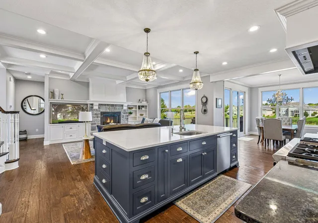 Photo 3 of Mansion for sale at 816 Beach Rd, Waconia, MN 55387 | MLS# 7142492 | Listing updated on 2026-10-21