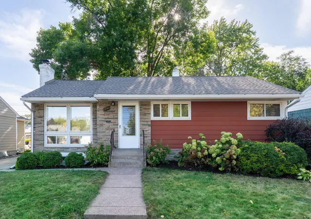 Photo 1 of Single family home for sale at 1253 Saint Paul Ave, Saint Paul, MN 55116 | MLS# 7142501 | Listing updated on 2026-09-16