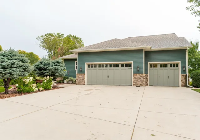 Photo 4 of Single family home for sale at 903 13th Street S, Benson, MN 56215 | MLS# 7142512 | Listing updated on 2026-09-15