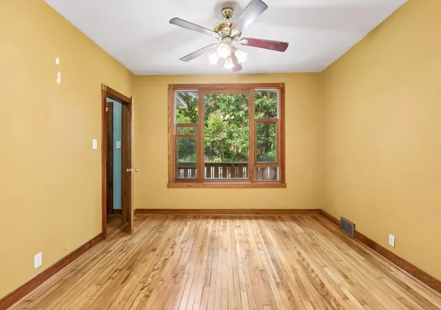 Photo 3 of Single family home for sale at 524 Harrison Ave, Saint Paul, MN 55102 | MLS# 7142561 | Listing updated on 2026-09-12
