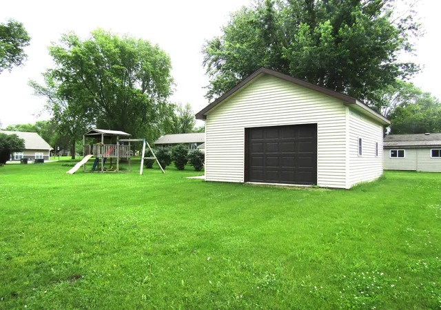 Photo 3 of Single family home for sale at 1333 Walnut St, Dawson, MN 56232 | MLS# 7142564 | Listing updated on 2026-09-15