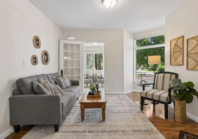 Photo 2 of Single family home for sale at 620 Ohio St, Saint Paul, MN 55107 | MLS# 7142580 | Listing updated on 2026-10-21