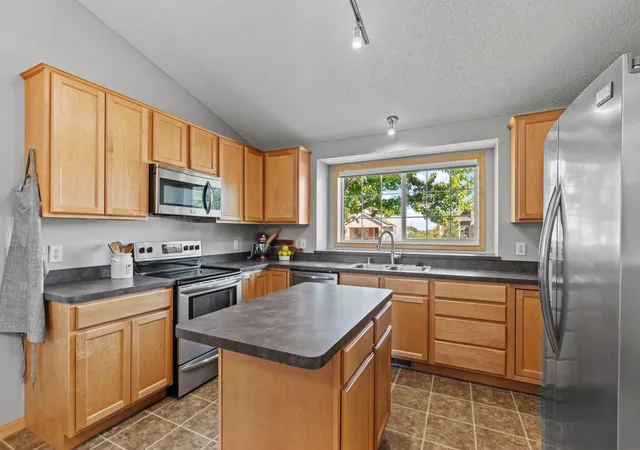 Photo 3 of Single family home for sale at 21233 Independence Ave, Lakeville, MN 55044 | MLS# 7142585 | Listing updated on 2026-09-22