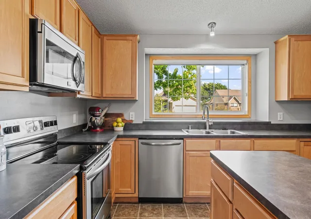 Photo 4 of Single family home for sale at 21233 Independence Ave, Lakeville, MN 55044 | MLS# 7142585 | Listing updated on 2026-09-22