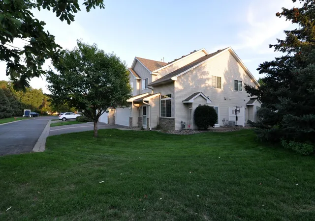 Photo 2 of Single family home for sale at 8846 92nd Street S, Cottage Grove, MN 55016 | MLS# 7142590 | Listing updated on 2026-09-19