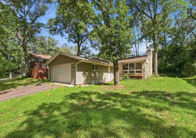 Photo 2 of Single family home for sale at 1720 10th Avenue Se, Saint Cloud, MN 56304 | MLS# 7142600 | Listing updated on 2026-09-12