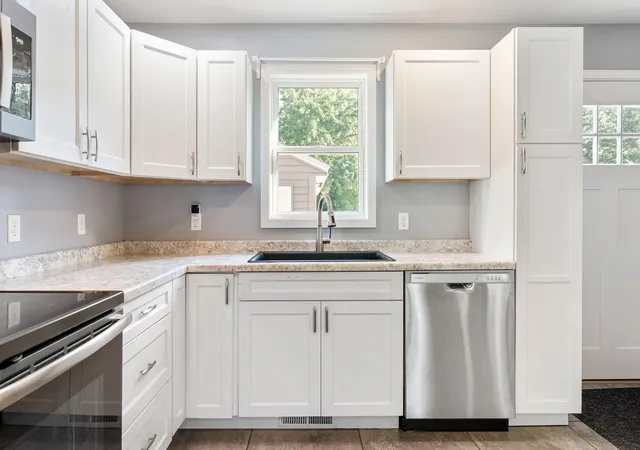 Photo 3 of Single family home for sale at 2104 1st Avenue Ne, Austin, MN 55912 | MLS# 7142616 | Listing updated on 2026-09-17