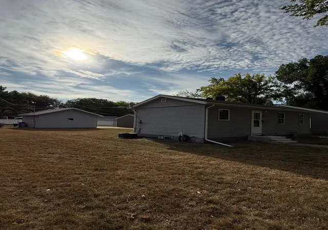 Photo 2 of Single family home for sale at 1605 9th Street N, Fargo, ND 58102 | MLS# 7142617 | Listing updated on 2026-09-16