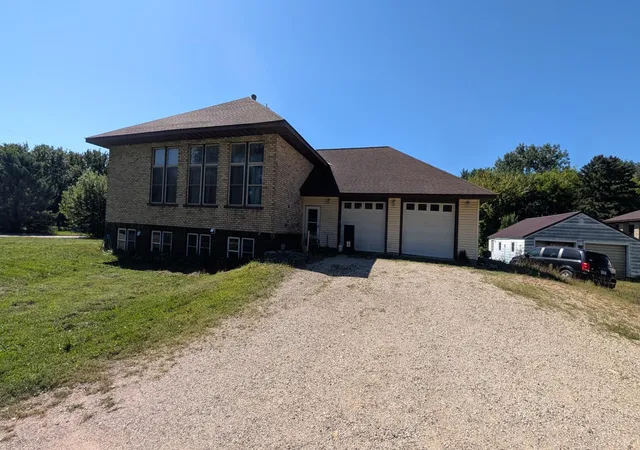 Photo 3 of Single family home for sale at 54130 270th Street, Austin, MN 55912 | MLS# 7142622 | Listing updated on 2026-09-12