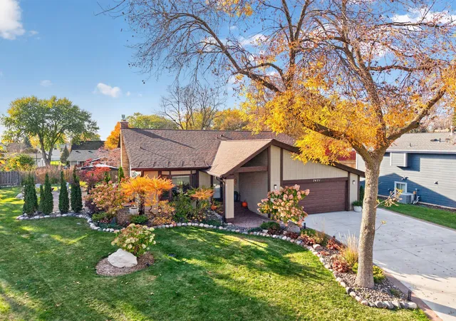 Photo 1 of Single family home for sale at 7471 Saratoga Dr, Chanhassen, MN 55317 | MLS# 7142623 | Listing updated on 2026-10-23