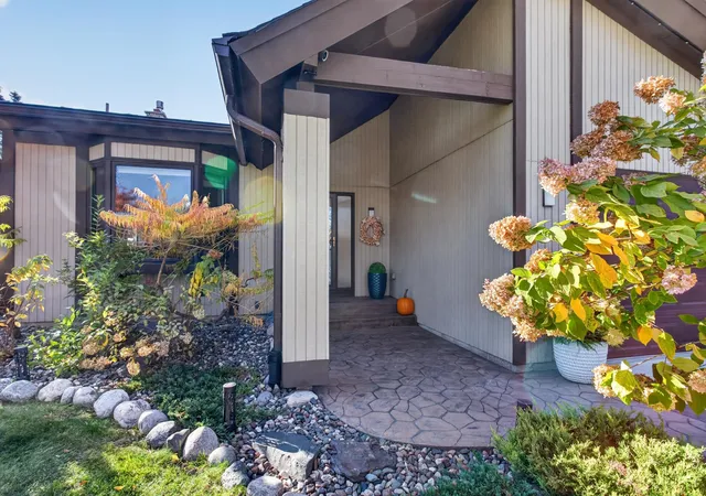 Photo 2 of Single family home for sale at 7471 Saratoga Dr, Chanhassen, MN 55317 | MLS# 7142623 | Listing updated on 2026-10-23