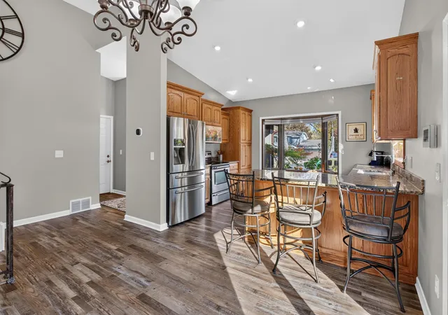 Photo 3 of Single family home for sale at 7471 Saratoga Dr, Chanhassen, MN 55317 | MLS# 7142623 | Listing updated on 2026-10-23