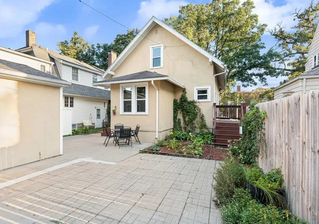 Photo 3 of Single family home for sale at 802 8th Avenue Nw, Austin, MN 55912 | MLS# 7142642 | Listing updated on 2026-10-04