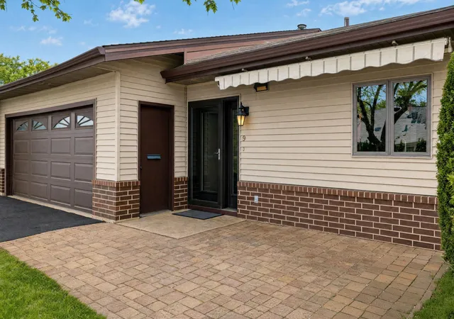 Photo 3 of Single family home for sale at 400 Oakland Pl Ne #9, Austin, MN 55912 | MLS# 7142643 | Listing updated on 2026-10-08