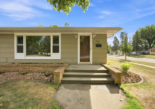 Photo 3 of Single family home for sale at 1520 3rd Street S, Moorhead, MN 56560 | MLS# 7142649 | Listing updated on 2026-09-15