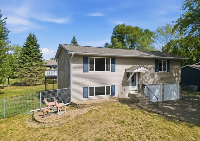 Photo 2 of Single family home for sale at 4061 99th Avenue Ne, Circle Pines, MN 55014 | MLS# 7142657 | Listing updated on 2026-09-12