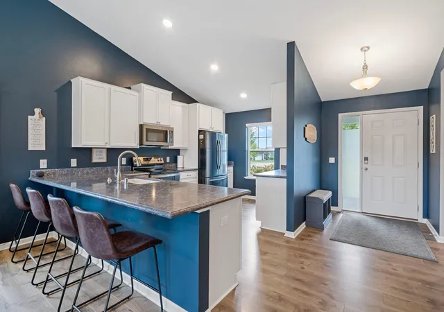 Photo 2 of Single family home for sale at 15135 Emory Cir, Saint Paul, MN 55124 | MLS# 7142664 | Listing updated on 2026-09-17