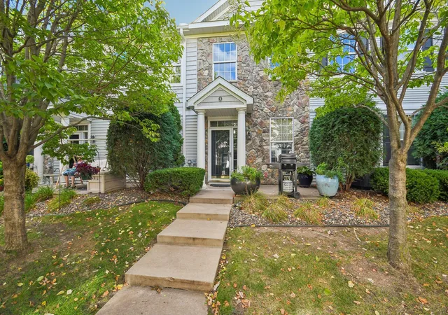Single family home for sale at 1602 Woodlynn Ave #2, Saint Paul, MN 55109 | MLS# 7142678