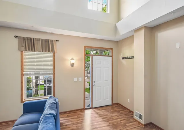 Photo 3 of Single family home for sale at 1602 Woodlynn Ave #2, Saint Paul, MN 55109 | MLS# 7142678 | Listing updated on 2026-09-12