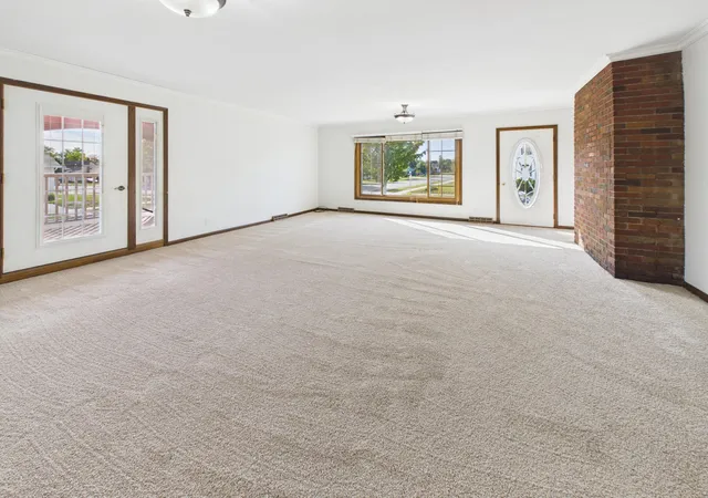 Photo 3 of Single family home for sale at 404 5th Street S, Sauk Centre, MN 56378 | MLS# 7142687 | Listing updated on 2026-10-08