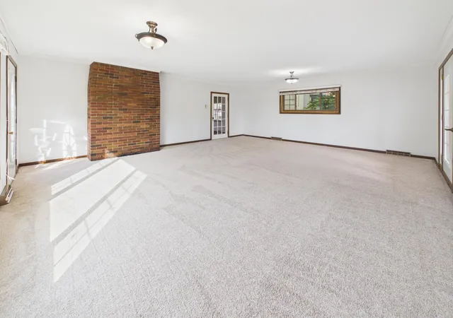 Photo 4 of Single family home for sale at 404 5th Street S, Sauk Centre, MN 56378 | MLS# 7142687 | Listing updated on 2026-10-08