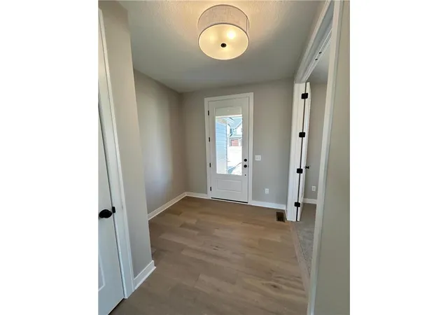 Photo 3 of Single family home for sale at 4097 Arbor Dr, Saint Paul, MN 55129 | MLS# 7142693 | Listing updated on 2026-09-27