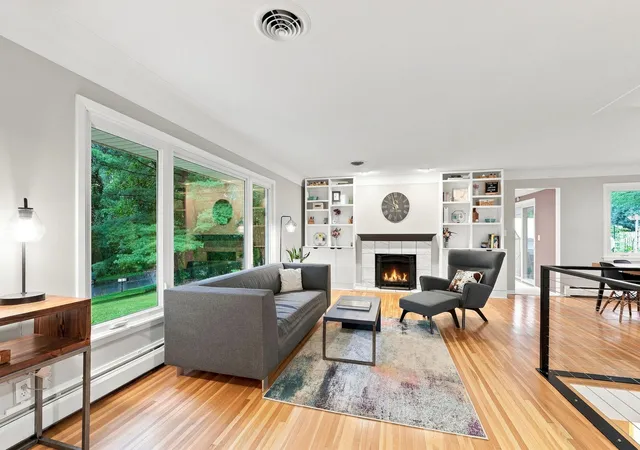 Photo 4 of Single family home for sale at 3600 Sunrise Dr E, Minnetonka, MN 55345 | MLS# 7142702 | Listing updated on 2026-09-12