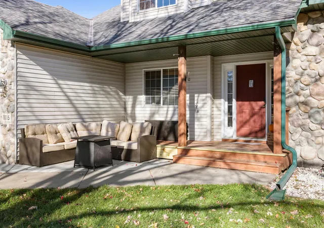 Photo 4 of Single family home for sale at 1115 Maplewood Ct SW, Isanti, MN 55040 | MLS# 7142730 | Listing updated on 2026-10-20