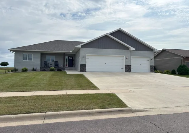 Photo 1 of Single family home for sale at 1145 Horatio St, Fairmont, MN 56031 | MLS# 7142740 | Listing updated on 2026-09-12