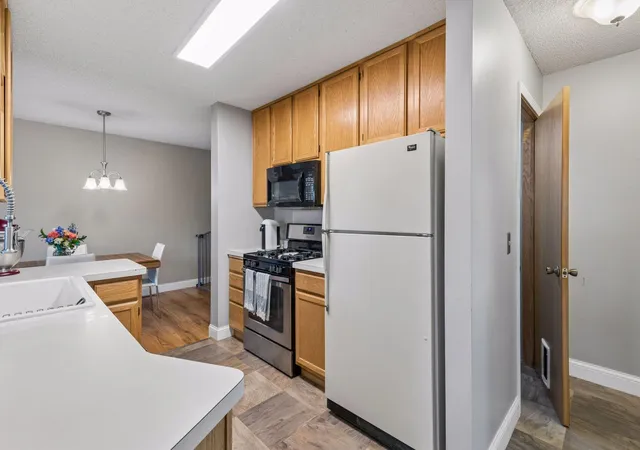 Photo 4 of Single family home for sale at 14371 Estates Ave, Saint Paul, MN 55124 | MLS# 7142764 | Listing updated on 2026-09-30