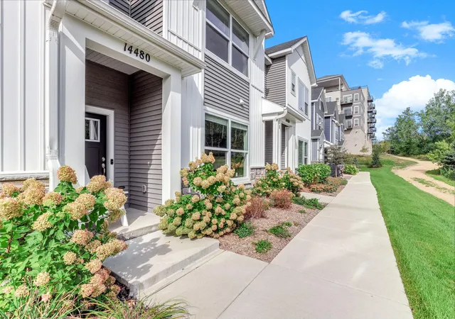 Photo 3 of Single family home for sale at 14480 Twin Lakes Cir, Burnsville, MN 55306 | MLS# 7142769 | Listing updated on 2026-09-19
