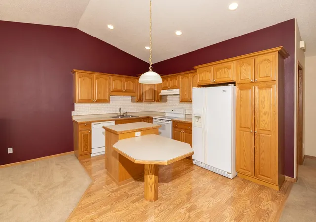 Photo 3 of Single family home for sale at 807 Morningside Dr, Casselton, ND 58012 | MLS# 7142778 | Listing updated on 2026-09-13