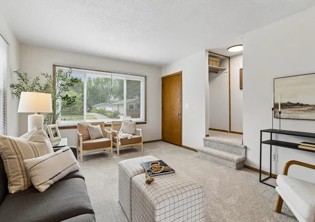 Listing Photo 4 - Condo for sale in building located at 421/423 Nevada Ave E, Saint Paul, MN 55130