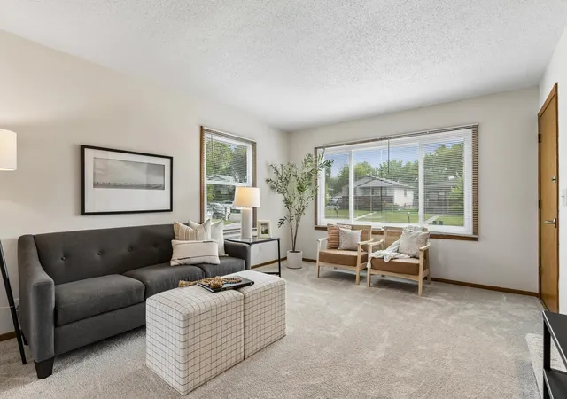 Listing Photo 5 - Condo for sale in building located at 421/423 Nevada Ave E, Saint Paul, MN 55130