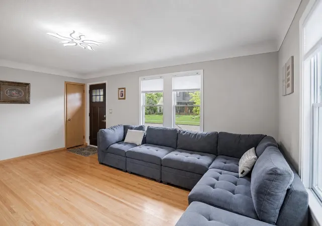 Photo 3 of Single family home for sale at 1273 Juno Ave, Saint Paul, MN 55116 | MLS# 7142800 | Listing updated on 2026-10-04