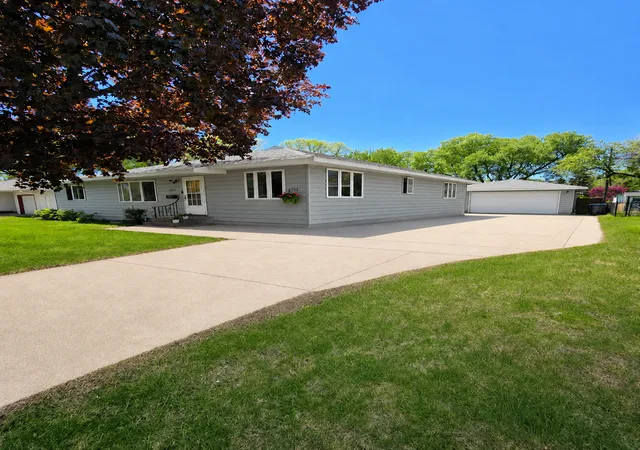 Photo 3 of Single family home for sale at 2908 Roosevelt St Ne, Minneapolis, MN 55418 | MLS# 7142826 | Listing updated on 2026-09-12