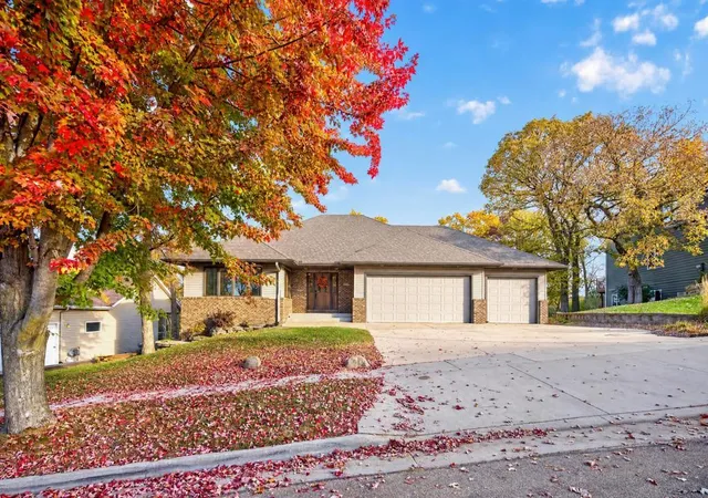 Single family home for sale at 1419 Glendale Hills Dr NE, Rochester, MN 55906 | MLS# 7142834