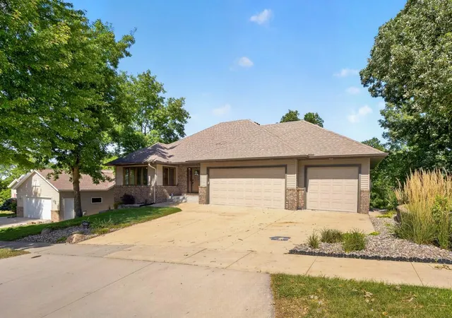 Photo 2 of Single family home for sale at 1419 Glendale Hills Dr Ne, Rochester, MN 55906 | MLS# 7142834 | Listing updated on 2026-09-14