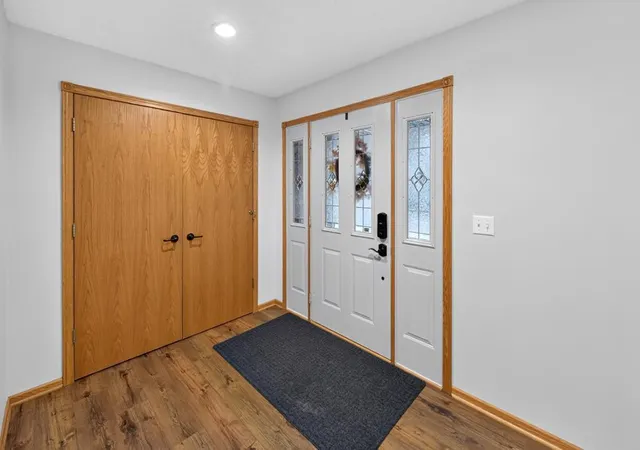 Photo 2 of Single family home for sale at 1419 Glendale Hills Dr NE, Rochester, MN 55906 | MLS# 7142834 | Listing updated on 2026-10-26